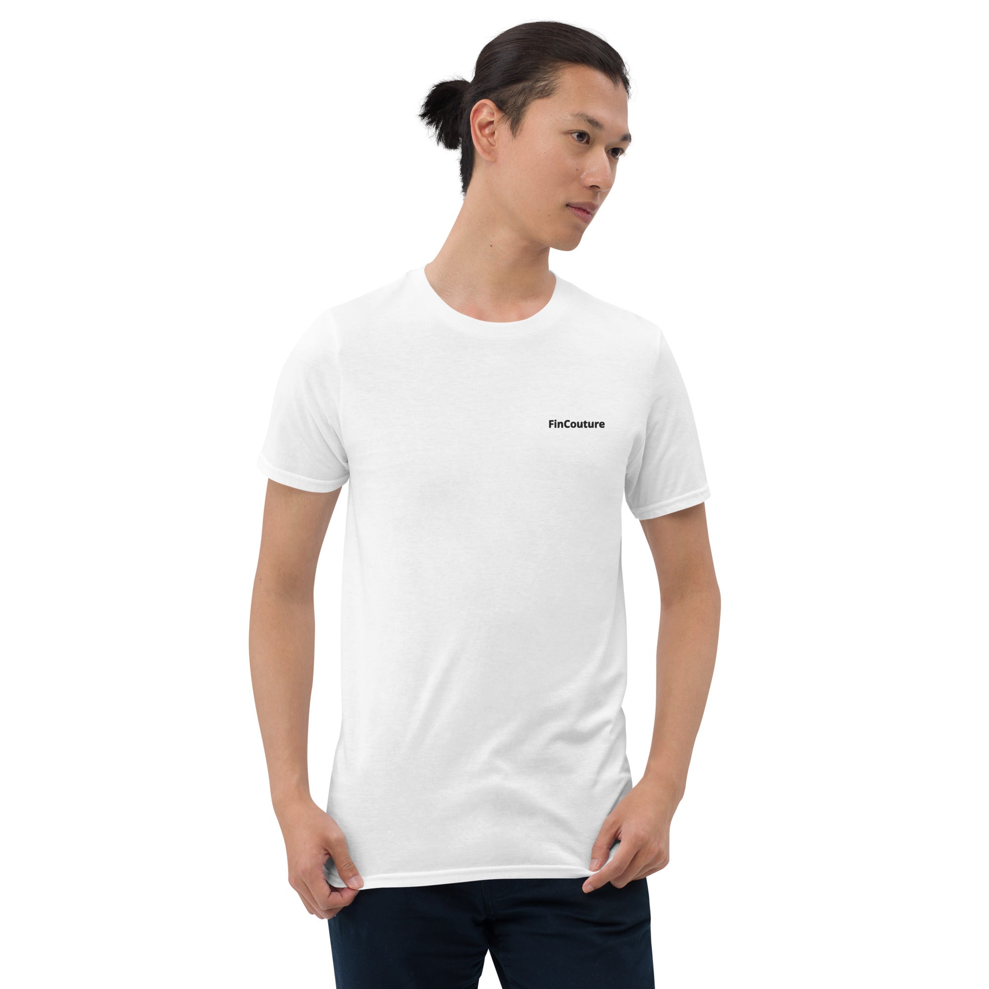 Weißes FinCouture Logo T‑Shirt als minimalistisches Finance Basic für Banking und Consulting