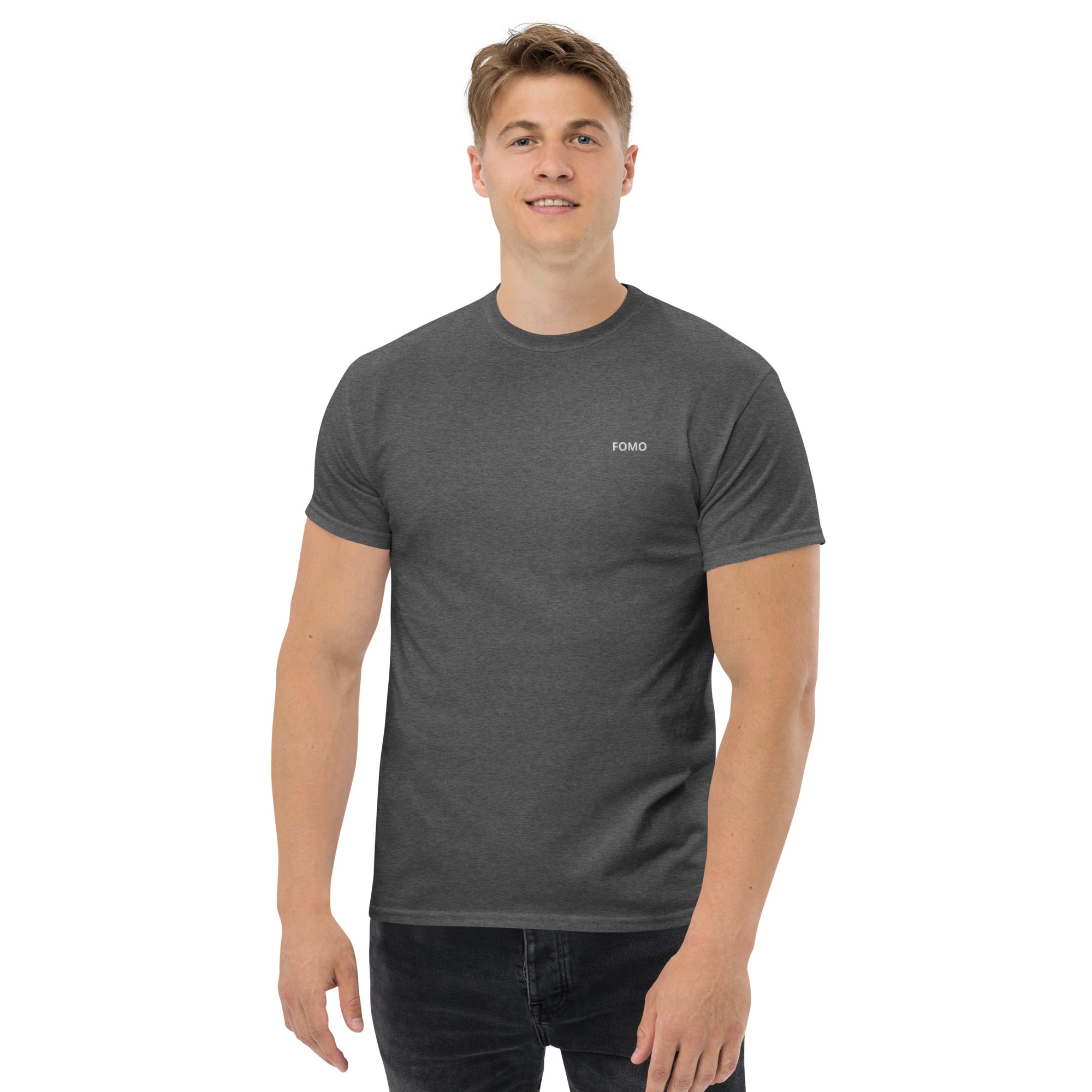Graues FOMO T‑Shirt für Trader, Investoren und Krypto-Fans